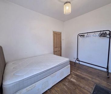 4 bedroom terraced house to rent - Photo 5