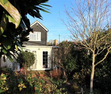2 bedroom end of terrace house to rent - Photo 6
