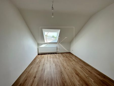 Erstbezug nach Modernisierung von heller gemütlicher 4-Zimmer-DG-Wohnung - Foto 3