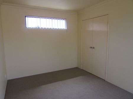 9/161 Sevenoaks Street, Cannington WA 6107 - Photo 3