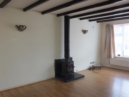 2 bedroom detached bungalow to rent - Photo 2