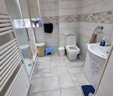 2 bedroom ground floor flat to rent - Photo 4