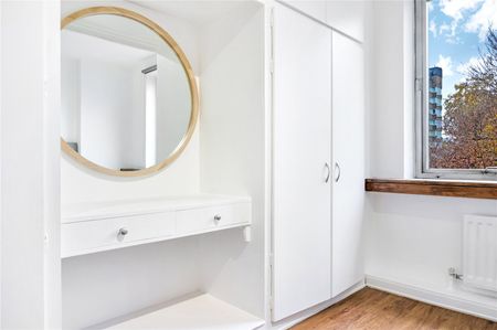 Renovated spacious One Bedroom Apartment in Portered Building - Photo 5