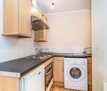 Studio to rent - Photo 2