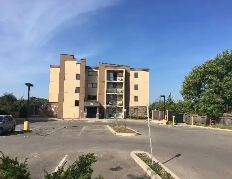 2-Bdr Wheelchair Accessible Apt for Rent - 155 Louth St, St. Catharines | 155 Louth Street, St. Catharines - Photo 1