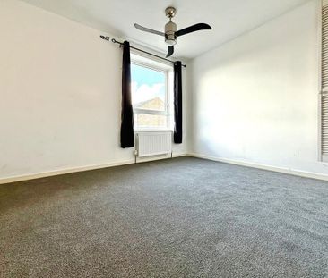 2 bedroom property to rent - Photo 1