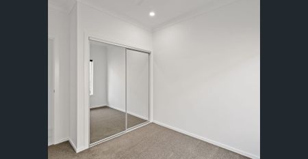 Modern Family Living in Ridgeview – Ducted A/C | Study | Walk to Parks - Photo 2