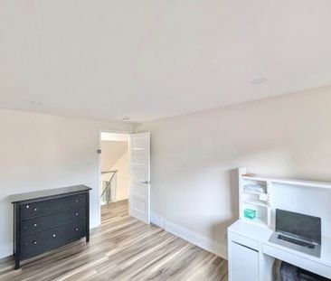 For Lease - 68 Briargate Drive, Kitchener, Ontario - Photo 3