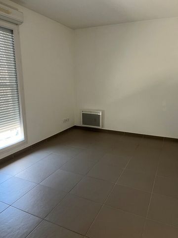 Location Appartement 3 pièces 64m² MARSEILLE 11ème - Photo 5