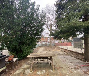 For Lease - 344 Bartlett Avenue Unit# Room 1, Toronto, Ontario - Photo 6