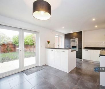 3 bedroom detached house to rent - Photo 6