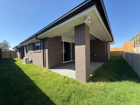 38 Raven Court, Park Ridge QLD 4125 - House For Rent | Domain - Photo 5