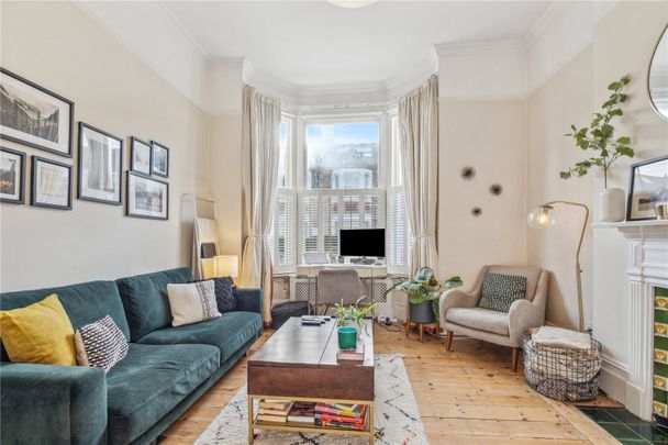 Wroughton Road, SW11, London - Photo 1