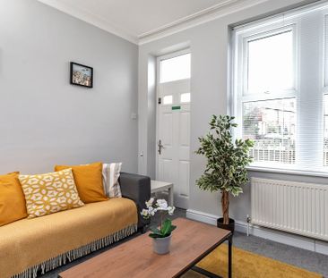 Room in a Shared House, Mulehouse Road, S10 - Photo 1