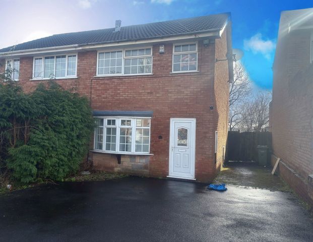 Ragees Road, Kingswinford - Photo 1