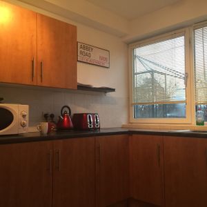 Pylewell Rd Endeavour Suite - Photo 2