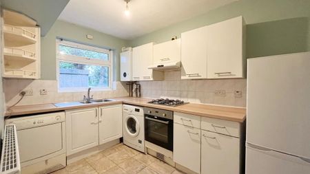 2 bedroom flat to rent - Photo 4