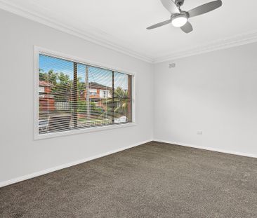 2/5 Bent Street, WARRAWONG NSW 2502 - Photo 1