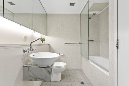 BEAUTIFUL ONE BEDROOM + STUDY ON KING STREET WHARF | Furnished - Photo 3