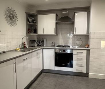 Lovely Double Room For One Person In A Clean and Tidy Flat - Photo 3