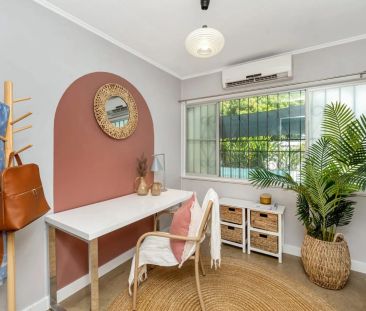 Unique Spacious Home with Pool - Photo 4