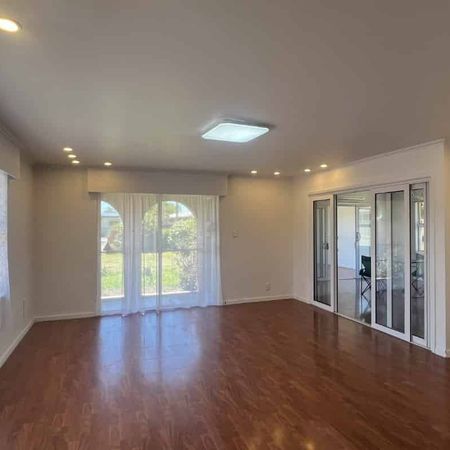 Fabulous Four Bedroom House! - Photo 3