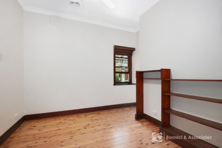 318 Mount Street, East Albury - Photo 3