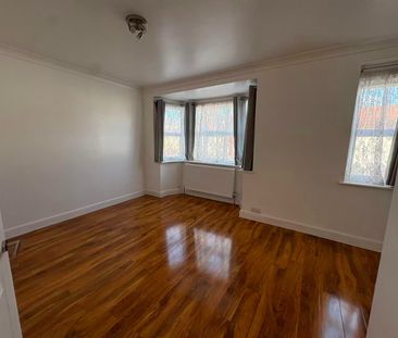 3 Bed Terraced House, Gresham Road, E16 - Photo 6