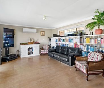 Charming Family Home in a Prime Location! - Photo 1