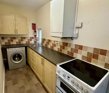 2 bedroom end of terrace house to rent - Photo 1
