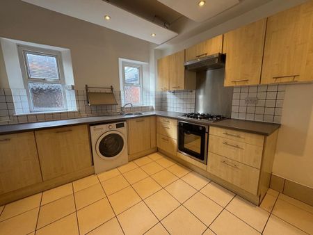 3 bedroom semi-detached house to rent - Photo 4