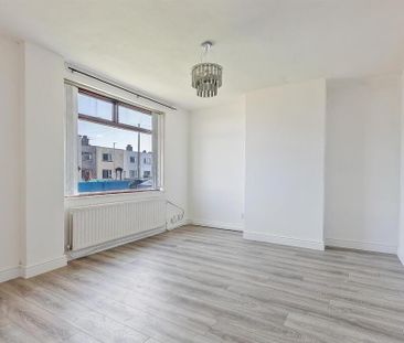 32 Abbots Gardens, Newtownabbey, BT37 9RA - Photo 2