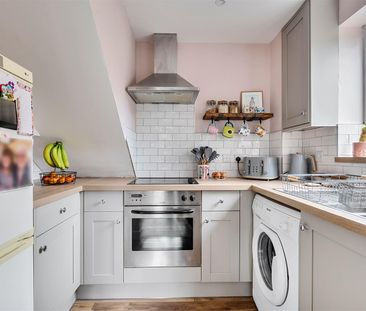 Maud Close, Devizes, SN10 - Photo 3