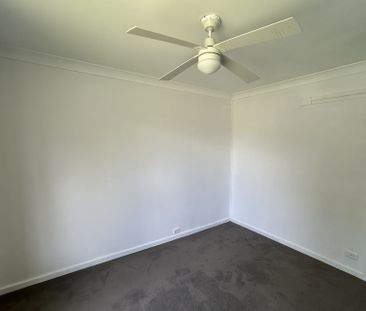 3 bedroom home with Garage - Photo 3