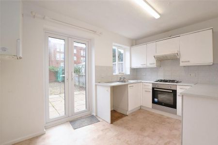 2 bedroom terraced house to rent - Photo 4