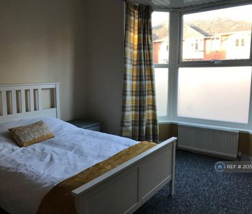 1 bedroom in a house share to rent - Photo 6