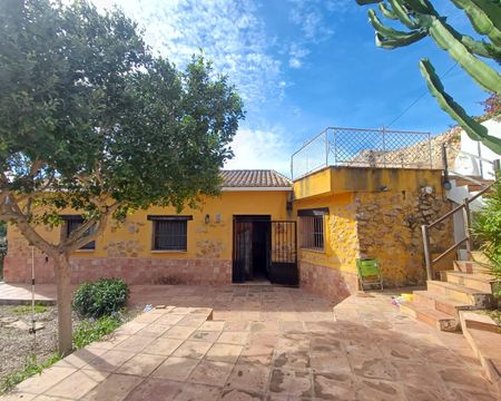 Available mid September - mid June - Photo 5