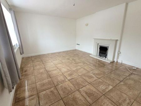 4 bedroom semi-detached house to rent - Photo 5