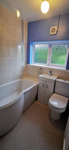 2 bedroom semi-detached house to rent - Photo 4