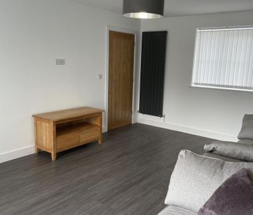 3 bedroom detached house to rent - Photo 3