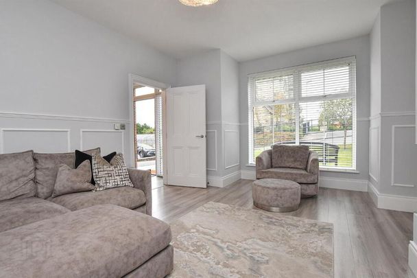 21 Donegall Park Gardens, Belfast, BT15 5EU - Photo 1