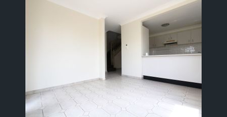 IMMACULATE 3 BEDROOM DUPLEX IN QUIET LOCATION - Photo 3