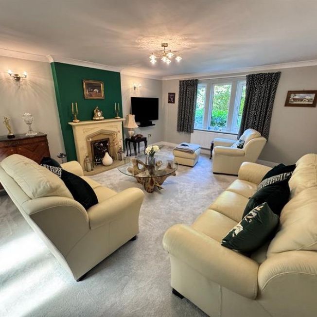 4 Bedroom Detached To Let - Photo 1
