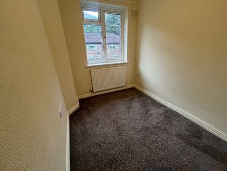 3 bedroom flat to rent - Photo 5