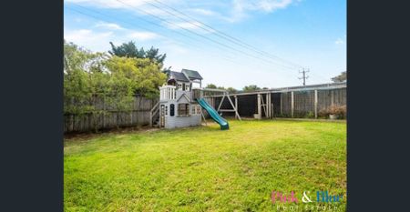 3 Bedroom Modern Family home for Rent! - Photo 2