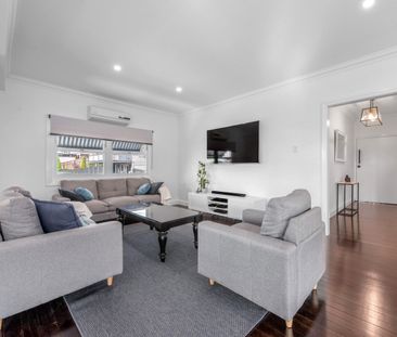 112 Martha Street, Camp Hill QLD 4152 - House For Rent | Domain - Photo 2