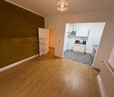 2 Bed Flat, Grange Park Road, E10 - Photo 2