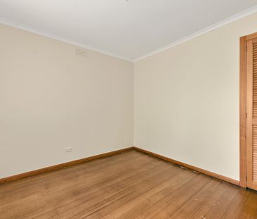 12 Julie Crescent - Photo 5