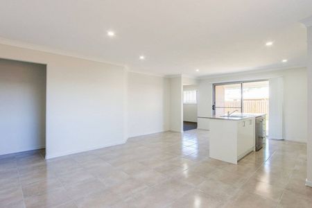 Beautiful Family Home - Photo 2