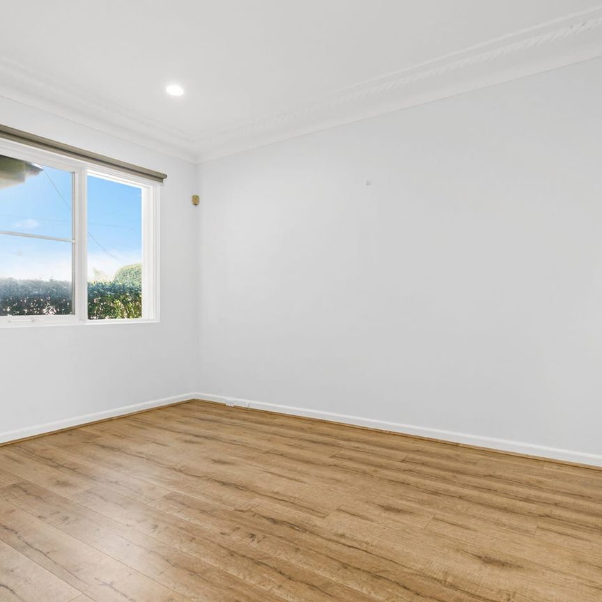 Renovated Family Sanctuary In a Beachside Locale - Photo 1